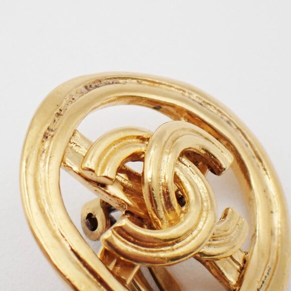 CHANEL CC Logo Button Earrings 96P Clip-On Gold France Vintage 32RL276 - Picture 9 of 10